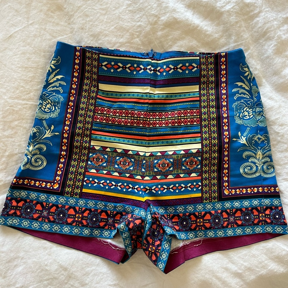 Flying Tomato Blue and Red Patterned Women Shorts